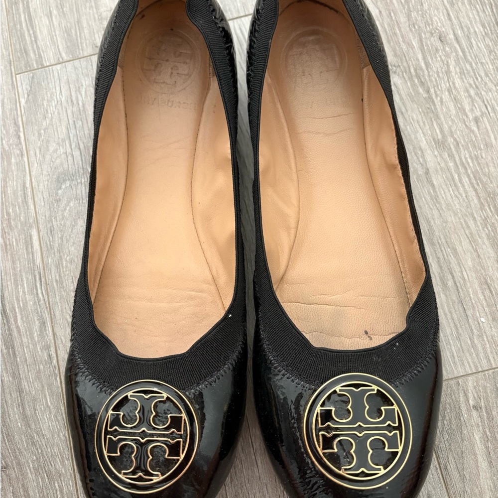 Tory Burch Black Patent Logo Round-Toe Ballet Flats